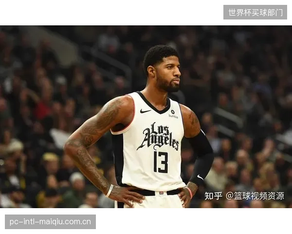76人队正探索交易保罗·乔治,其高额合同与下滑的竞技状态严重不匹配。 76人队正探索交易保罗·乔治,其高额合同与下滑的竞技状态严重不匹配。